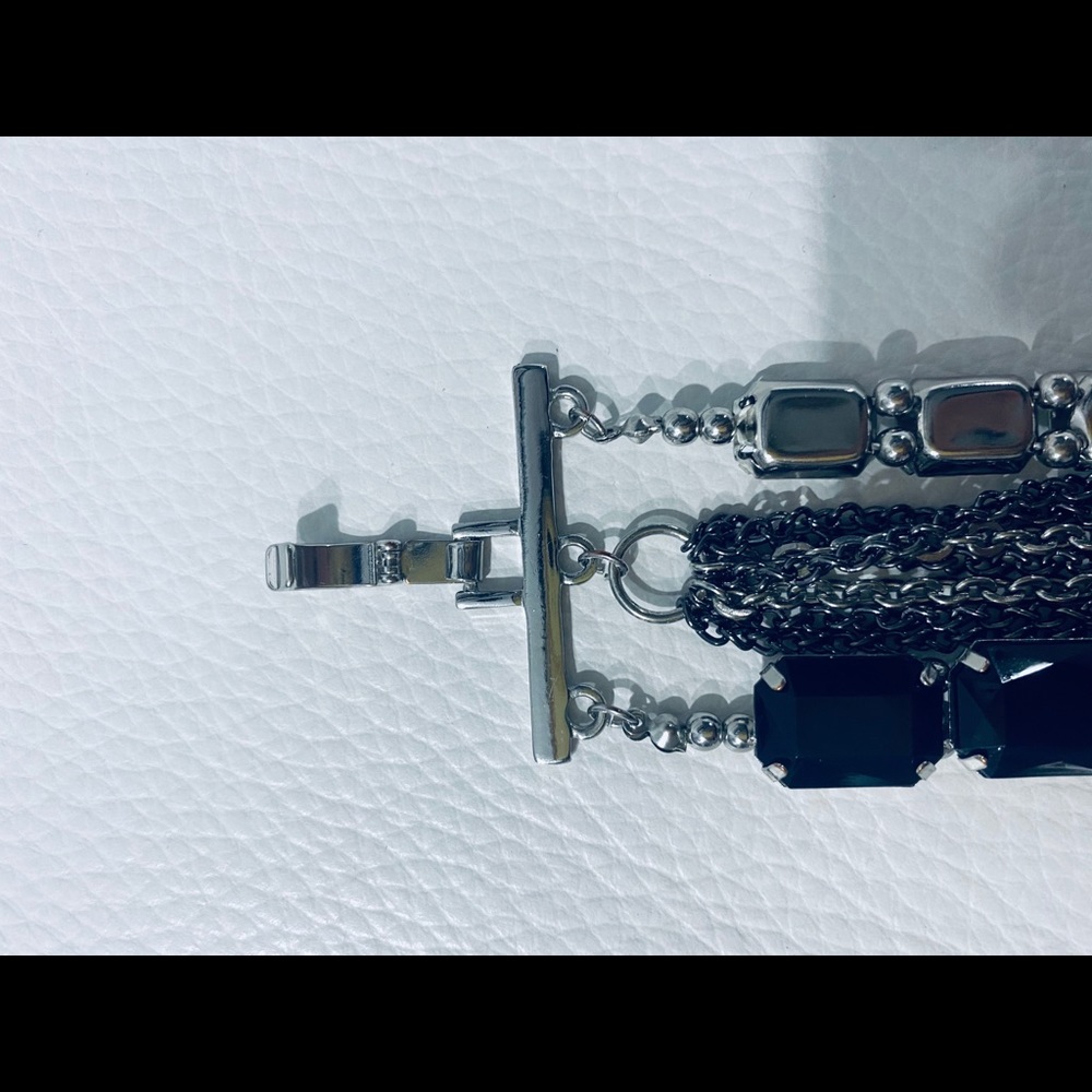 Cache Stylish Bracelet - Picture 5 of 6